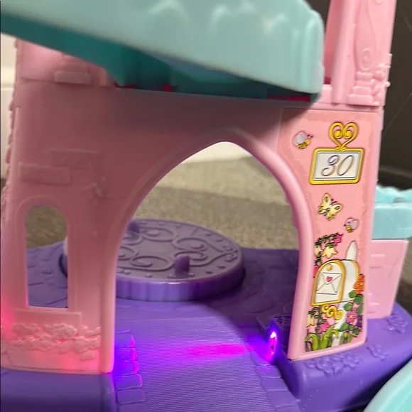 Fisher Price Little People Klip Klip Castle with 3 Princesses - Picture 7 of 7